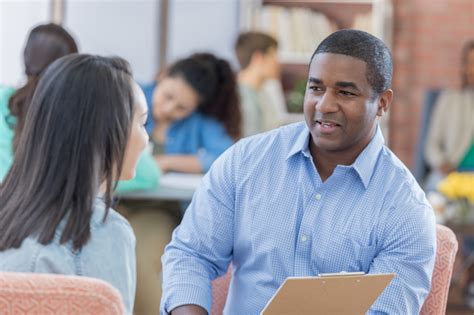 How To Become An Educational Psychologist [Job & Salary Outlook]