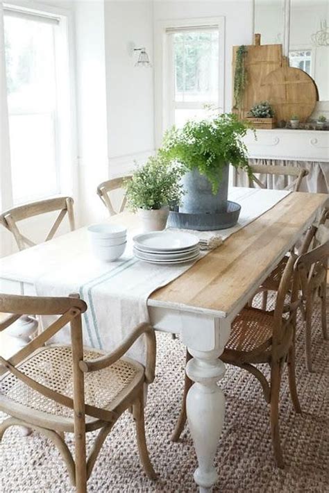 20+ Rustic Farmhouse Dining Room Decorating Ideas