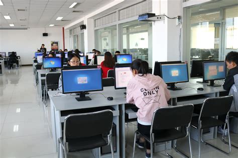 线上线下结合 校内校外协同——计算机教学部努力保障教学质量-河北大学