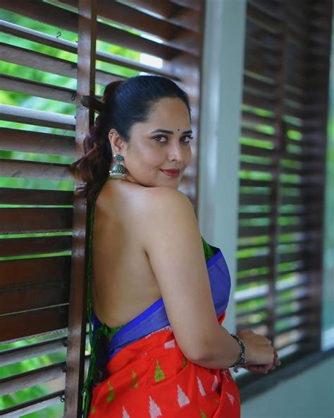 Anasuya Bharadwaj Shines Bright on Social Media in Her New Saree Look ...