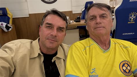 Flávio confirma ser o escolhido por Bolsonaro para disputar a ...