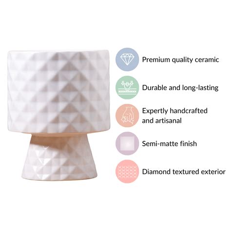 Diamond Textured Ceramic Vase White Online - Premium Vase | Nestasia