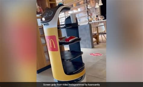 अमेरिका में खुला मैकडॉनल्ड्स का पहला ऑटोमेटिड रेस्टोरेंट, रोबोट ले रहे ...