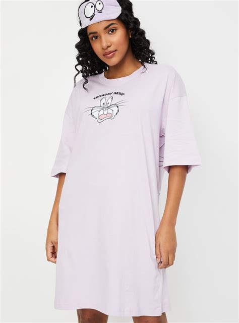 Buy Women Boxy Fit Bugs Bunny Printed Chemise Online at just Rs. 599.0 ...