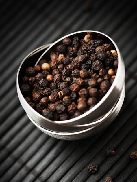 8 ways black pepper boosts your health in winter | EconomicTimes