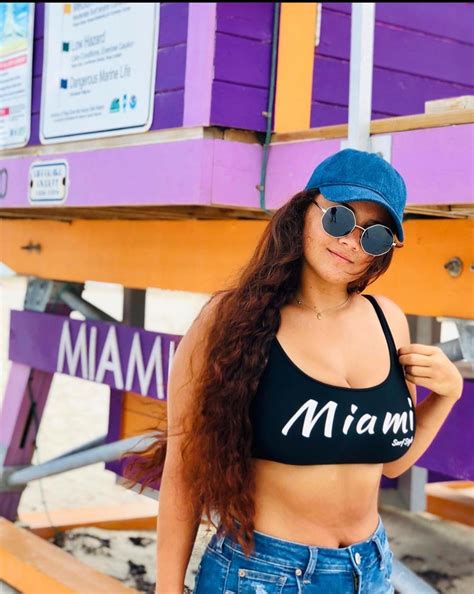 Comedian Morgan Gallo : r/CelebrityBelly