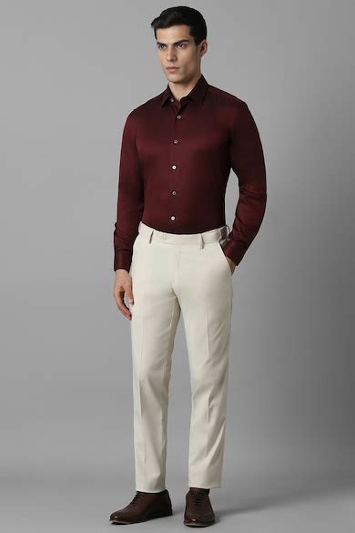 Buy Men Maroon Slim Fit Solid Full Sleeves Formal Shirt Online ...
