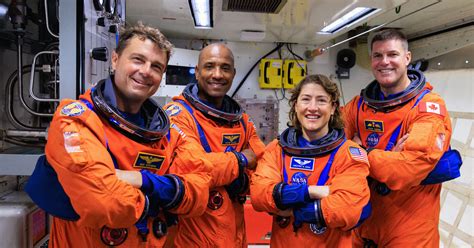 NASA’s Moon Astronauts Aren’t Getting Paychecks as Artemis 2 Launch ...