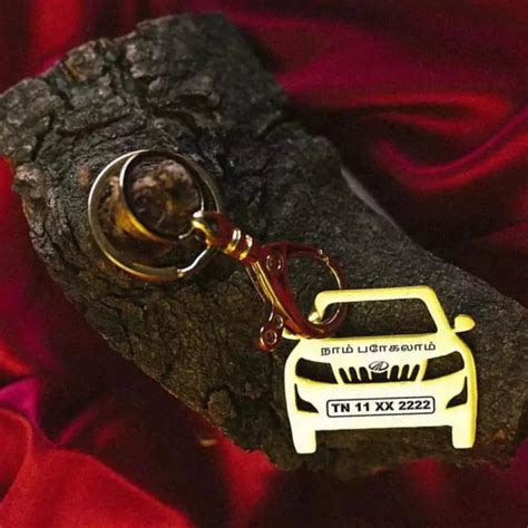 Mahindra XUV 500 Keychain | Stylish SUV Gift for Owners – Ampkrafts