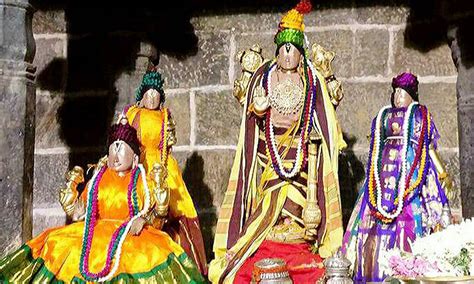 சாரங்கபாணி கோவிலில் தெப்ப உற்சவம்: பொற்றாமரை குளத்தில் பூர்வாங்க ...