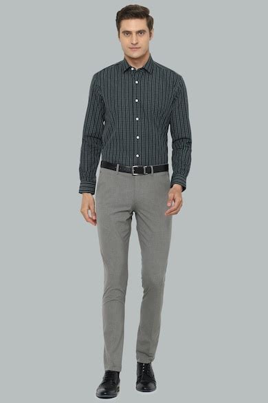 Buy Men Green Classic Fit Stripe Full Sleeves Formal Shirt Online ...