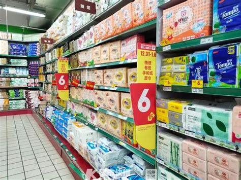全国多地纸巾涨价上热搜 杭州阿姨在超市买了好几袋_手机新浪网