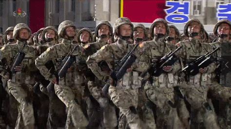 朝鲜阅兵新"弹筒"步枪啥来头？中国也搞过还出口了_手机新浪网