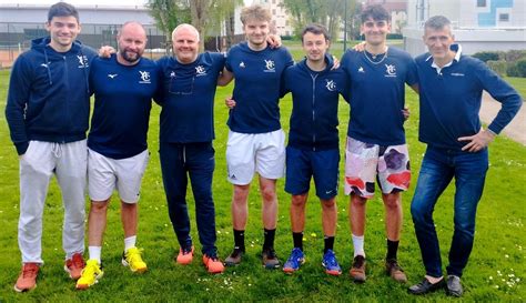 A une marche de la montée en Nationale , 11 rue Pierre de Coubertin ...