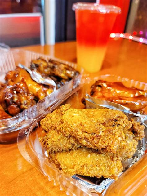 The Carry-out Critic Finds Beautiful Wings and Juicy Sandwiches at Soul ...
