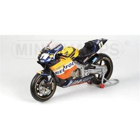 Minichamps - Bike Scale Model - 1st Win Moto GP 2002. Honda RC 211v ...