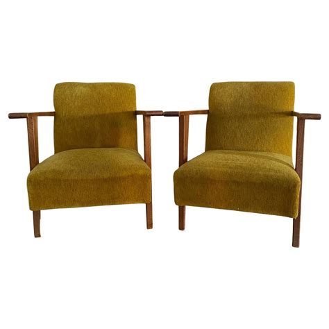 Mid-20th century elm shell back armchair For Sale at 1stDibs