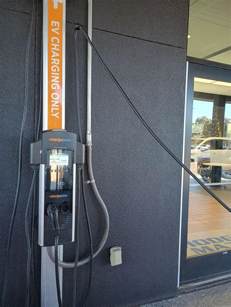 Hodges Mazda | Jacksonville, FL | EV Station