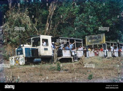 Mumbai Local Train Toy 的图像结果
