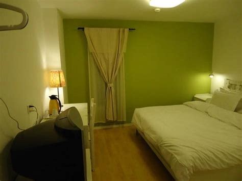 HI INN SHANGHAI RENMIN PLAZA YONGSHOU ROAD - Specialty Hotel Reviews ...