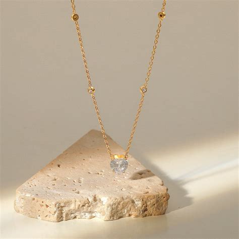 Anti Tarnish White Heart Stone Chain – Nia