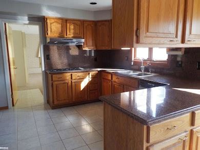 5008 Kings Gate Way, Bloomfield Hills, MI 48302 | Homes.com