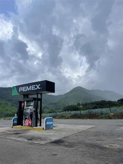 Using Gas Stations in Mexico: Everything You Need to Know 2025