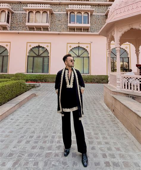 BLACK EMBROIDERED KURTA SET WITH DUPATTA – Kings Kurta
