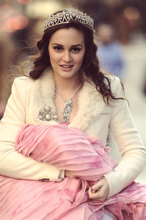 Blair Waldorf wearing Oscar de la Renta in the episode "The Back-Up Dan ...