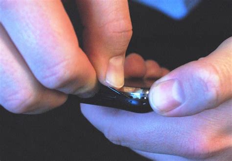 Cracking iPhone 的图像结果