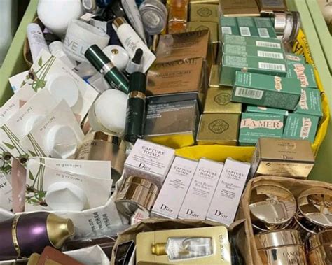 全国回收化妆品-化妆品尾货回收-库存微商清货-服务展示
