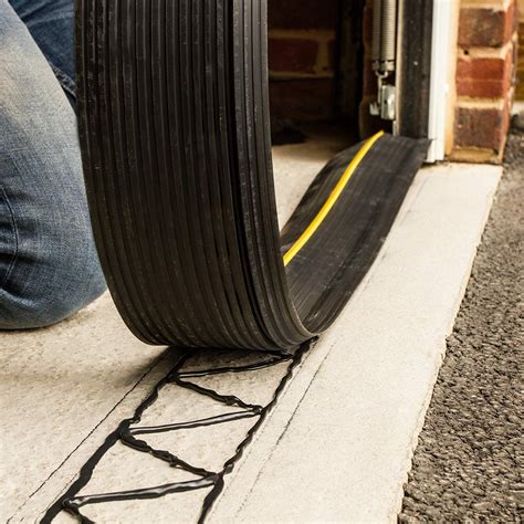 Weather Defender Heavy Duty 2.6m Garage Door Floor Seal Strip with ...