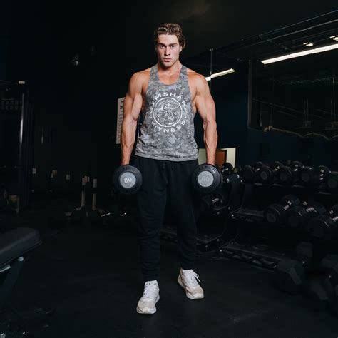 Farmer’s Carry: How to Do It, Why It Works & Variations | Gymshark Central