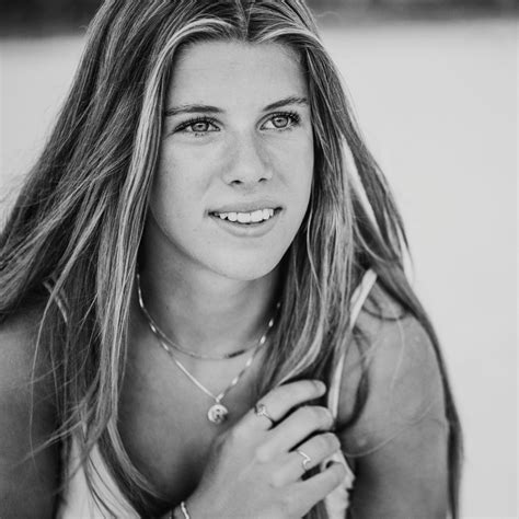 Jill (15) is examenleerling én jongste prof in het beachvolleybal ...