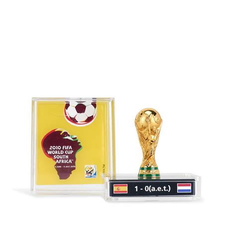 FIFA World Cup Trophy Backside 的图像结果