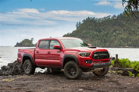 2017 Toyota Tacoma TRD Pro First Drive Review | Automobile Magazine