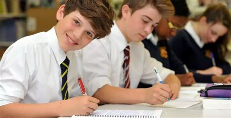 权威《英国私立学校报告》剖析：私校学费、师生比、入学年龄、国际生人数…… - 知乎