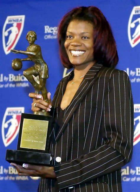 Hall of Famer Sheryl Swoopes' Loyola squad wracked by team mutiny