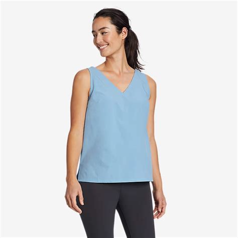 Best Moisture Wicking Shirts for Women: Stay Cool While Traveling