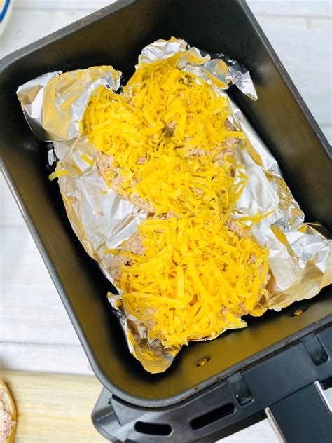 Air Fryer Tuna Melt Bagel: A Delicious And Easy Recipe - Daisies & Pie