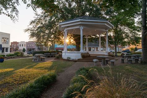 10 Fun Things to Do in Grenada, MS