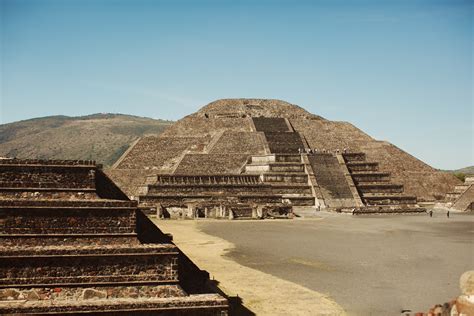 PYRAMIDS JUST OUTSIDE OF MEXICO CITY