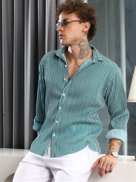 ₹854 | Campus Sutra men's Forest Green & Powder White Pleat-Creased ...