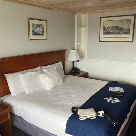 FISHERMAN'S WHARF INN (Boothbay Harbor) - Hotel Reviews, Photos, Rate ...