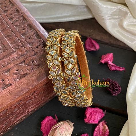 Kada Kundan Bangle -Glossy White Bangle-G4811 – vrikshamindia