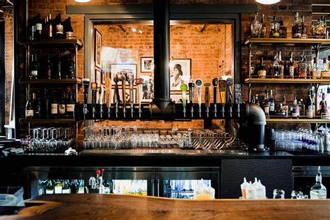 Fleetwood Brings the Juxtaposition of Fine Dining in a Casual Atmosphere | Downtown Lincoln