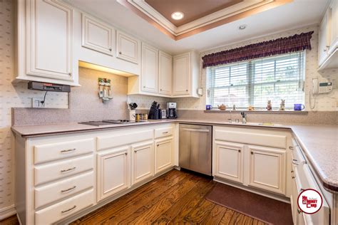 How Much Does It Cost to Reface Kitchen Cabinets? - Mr. Cabinet Care
