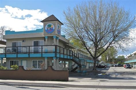 TIKI SHORES INN AND SUITES (Penticton, British Columbia) - Apartment ...