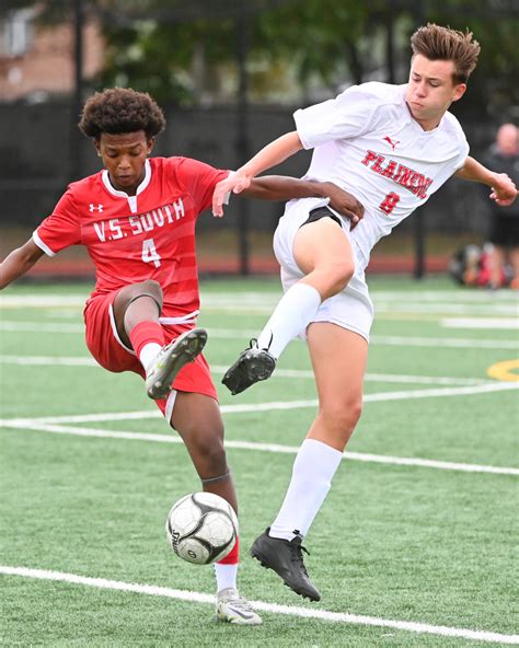 Valley Stream South knocking on playoff door | Herald Community ...