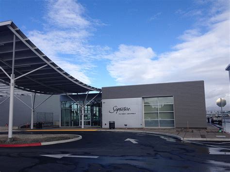 FBO Signature Flight Support Santa Clara